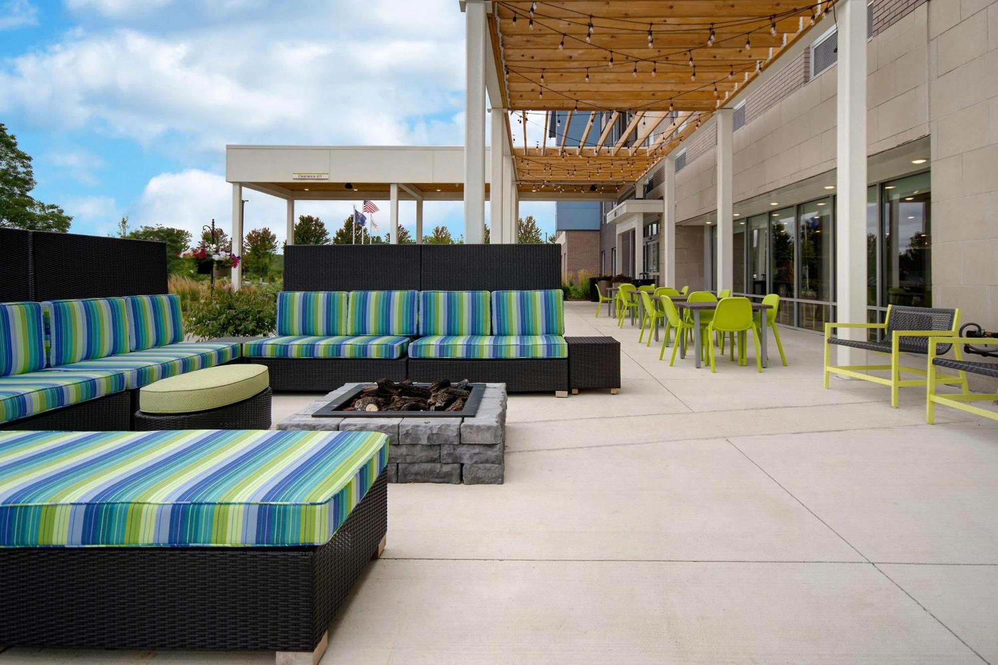 Home2 Suites By Hilton Grand Rapids Airport Kentwood Exterior photo