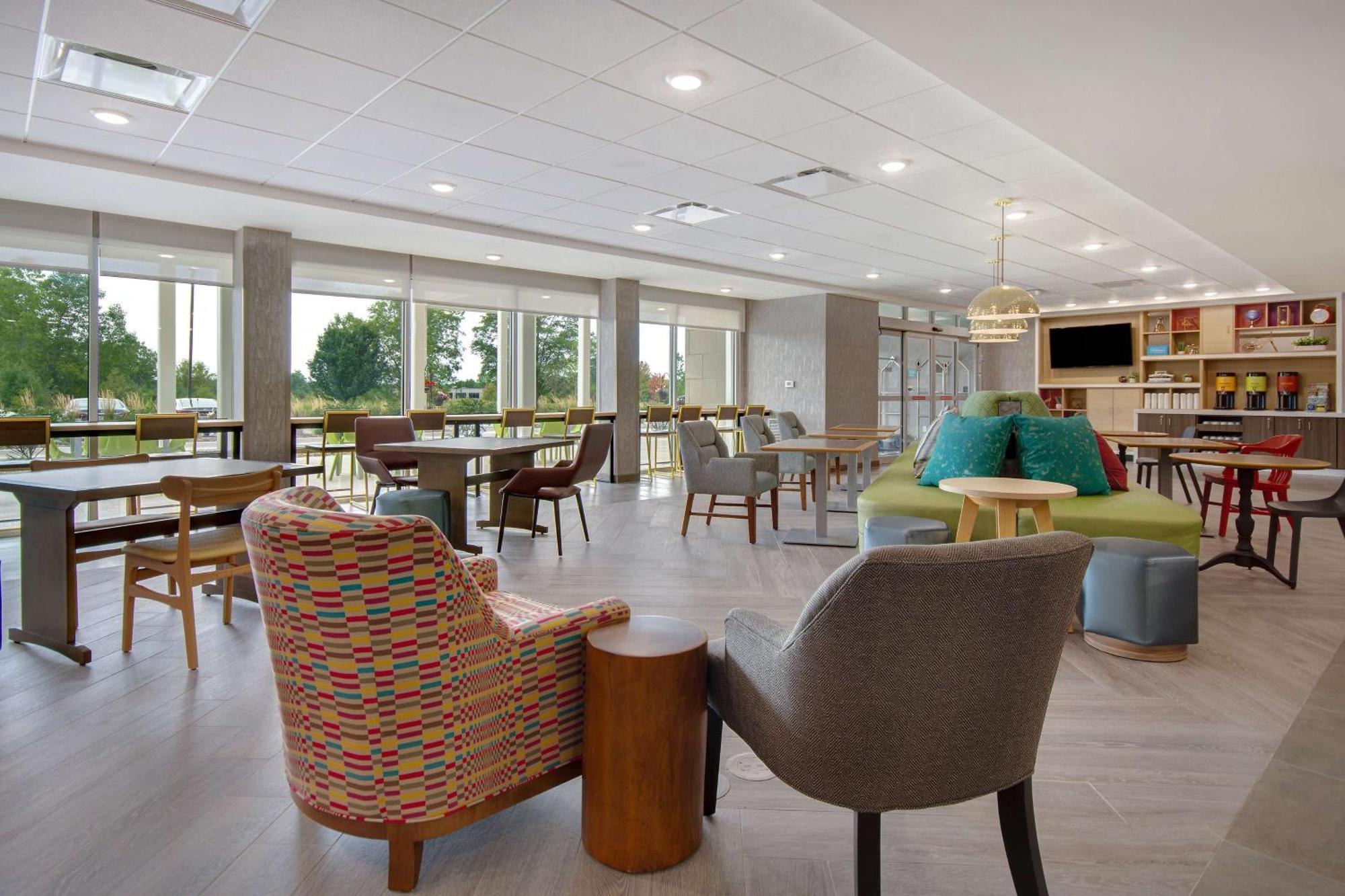 Home2 Suites By Hilton Grand Rapids Airport Kentwood Exterior photo